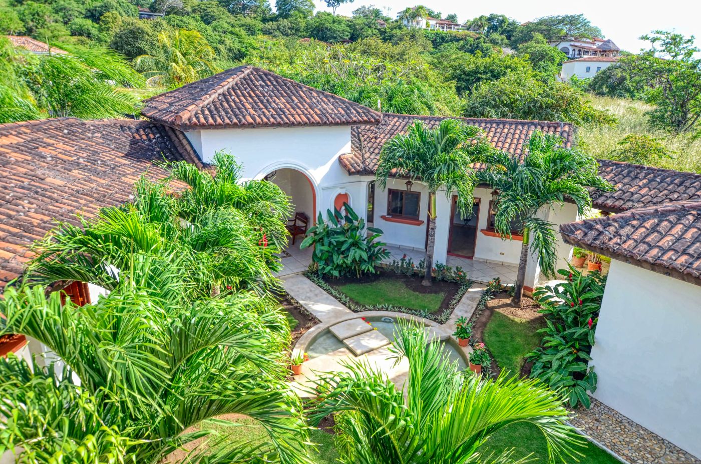 villa ohana interior patio from balcony
